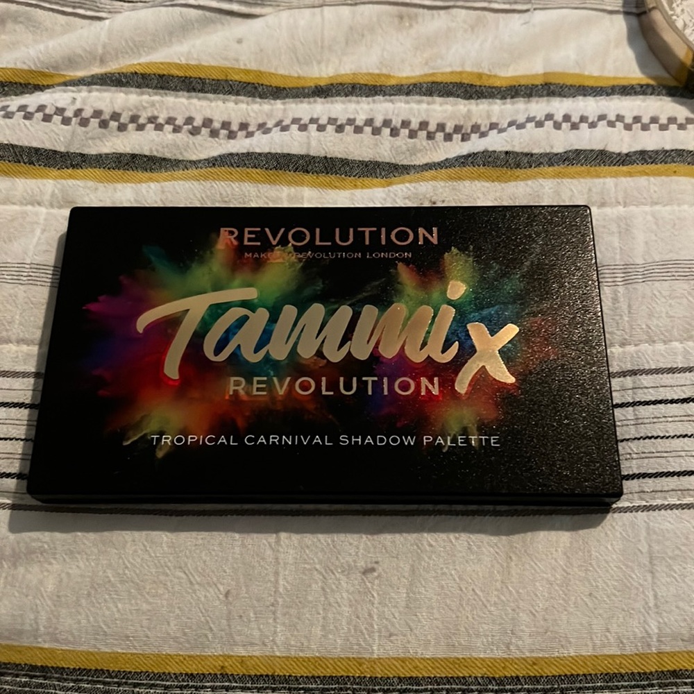 Makeup Revolution X Tammi Eyeshadow Palette